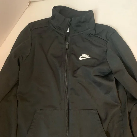 Boys NIKE Matching Outfit. Large - Picture 2 of 7